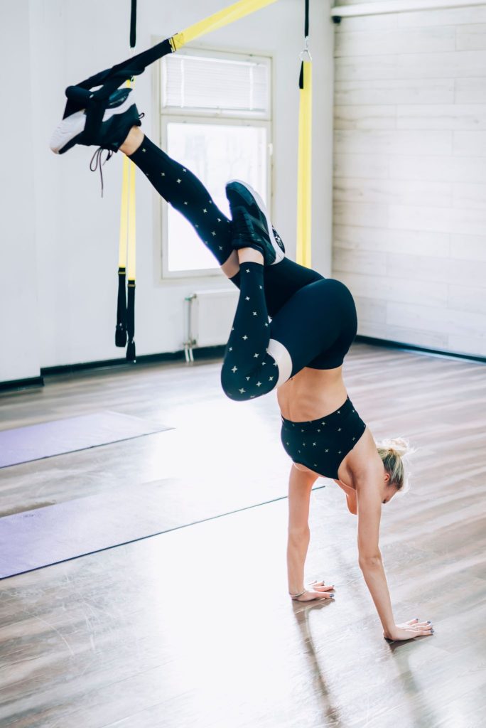 bungee fitness handstand